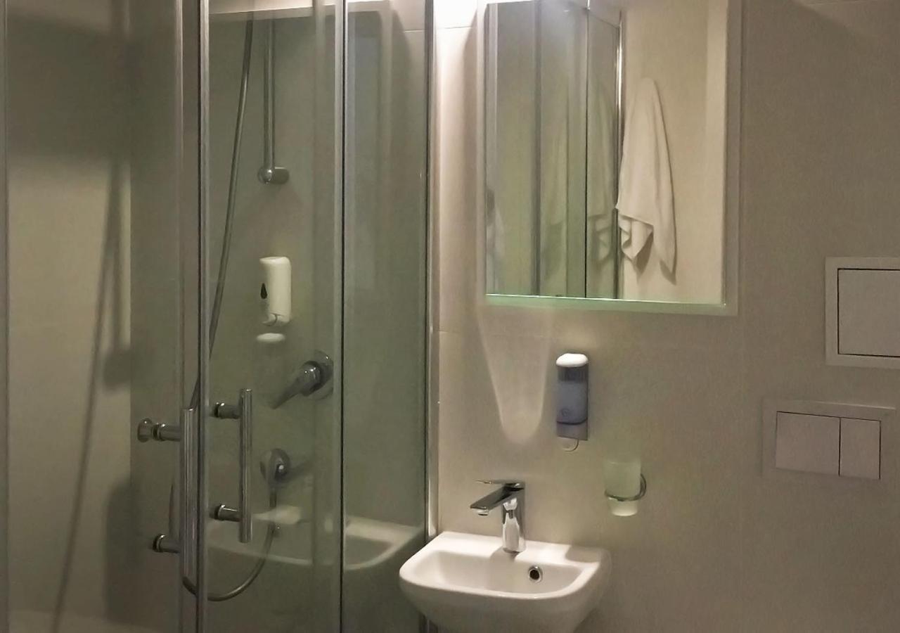 Kyivpasservis Hotel Ngoại thất bức ảnh