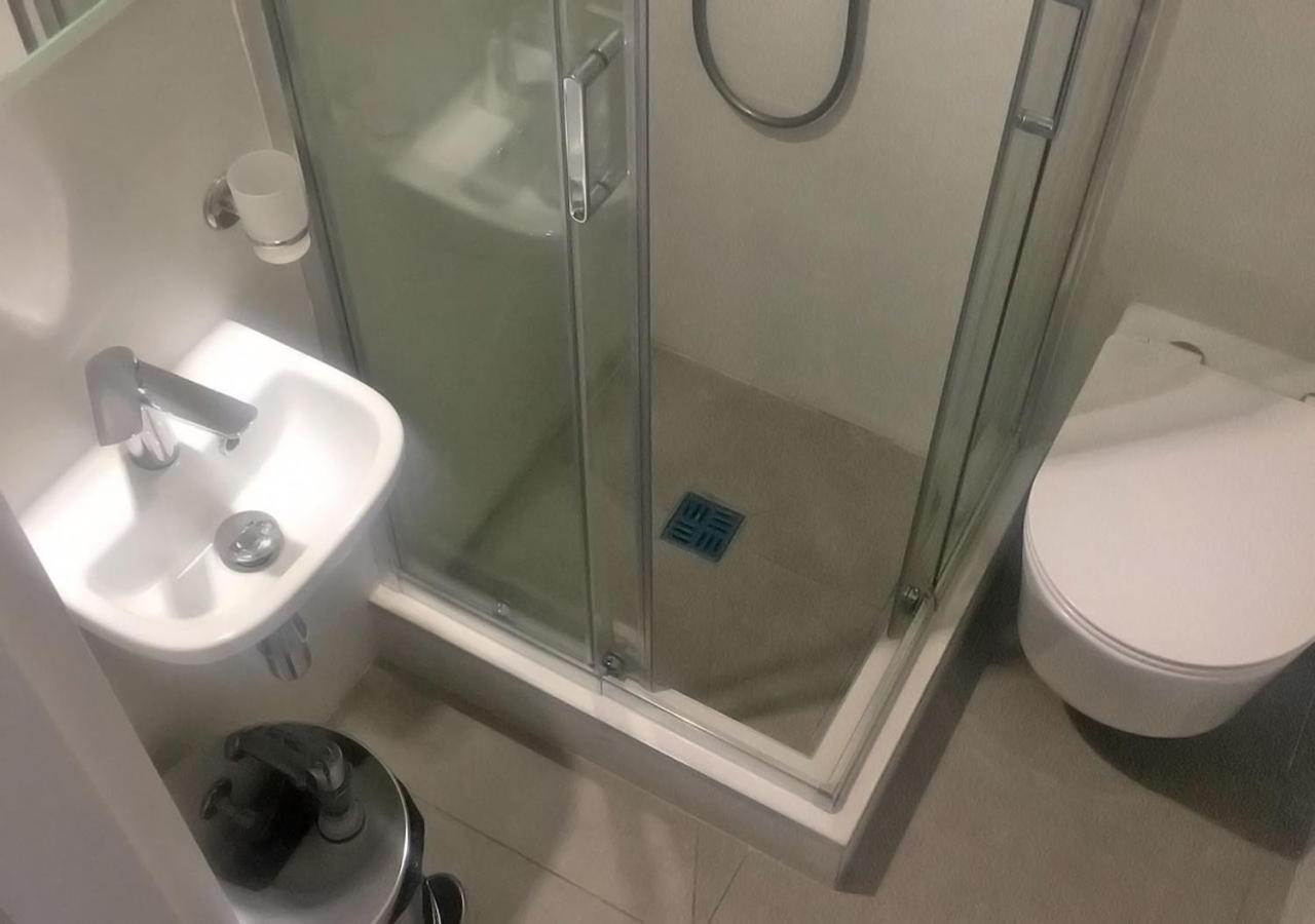 Kyivpasservis Hotel Ngoại thất bức ảnh